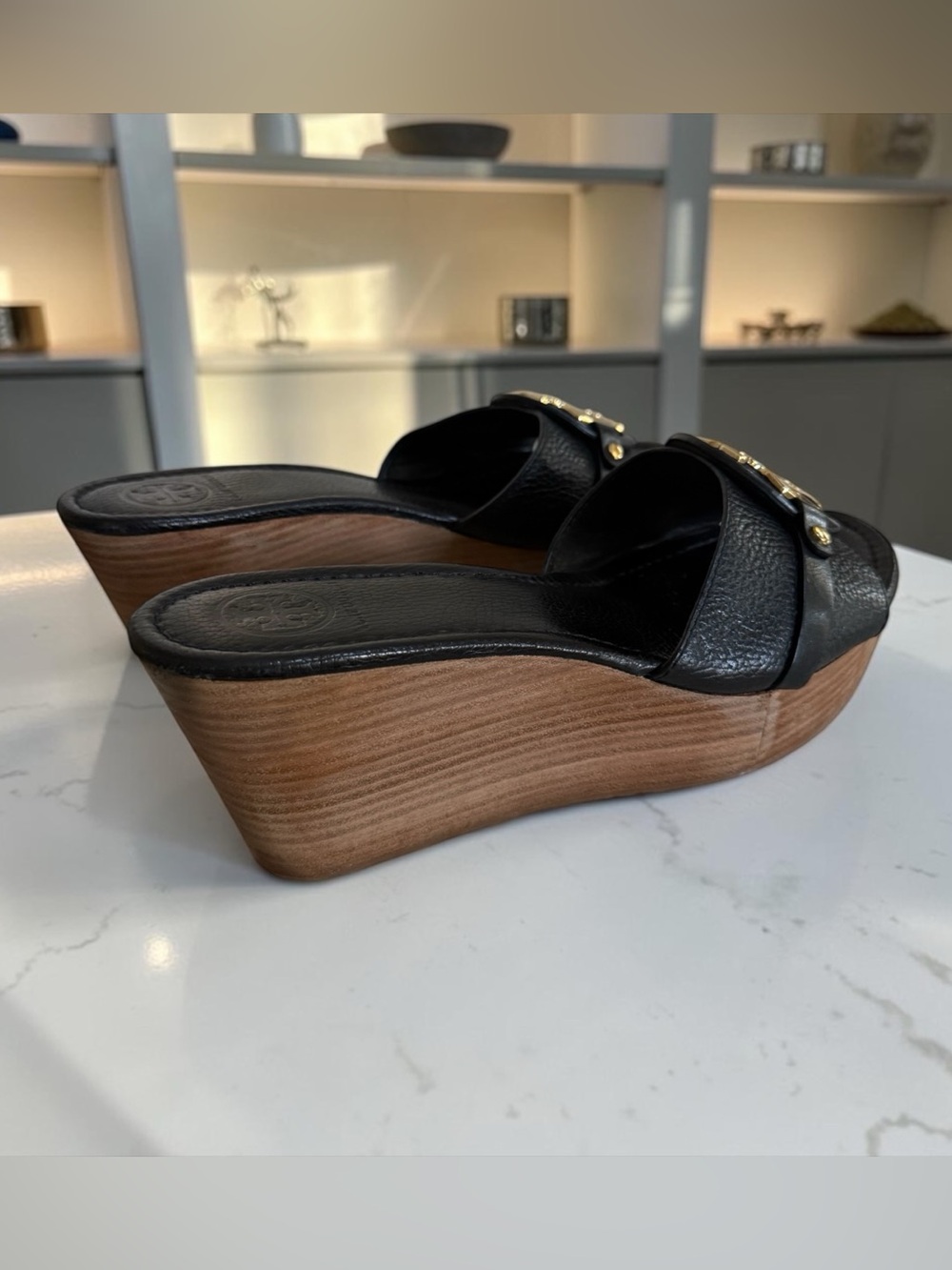Tory Burch Black Leather Wedge Slide Sandals with Gold Accent! Size 10 - Picture 5 of 12